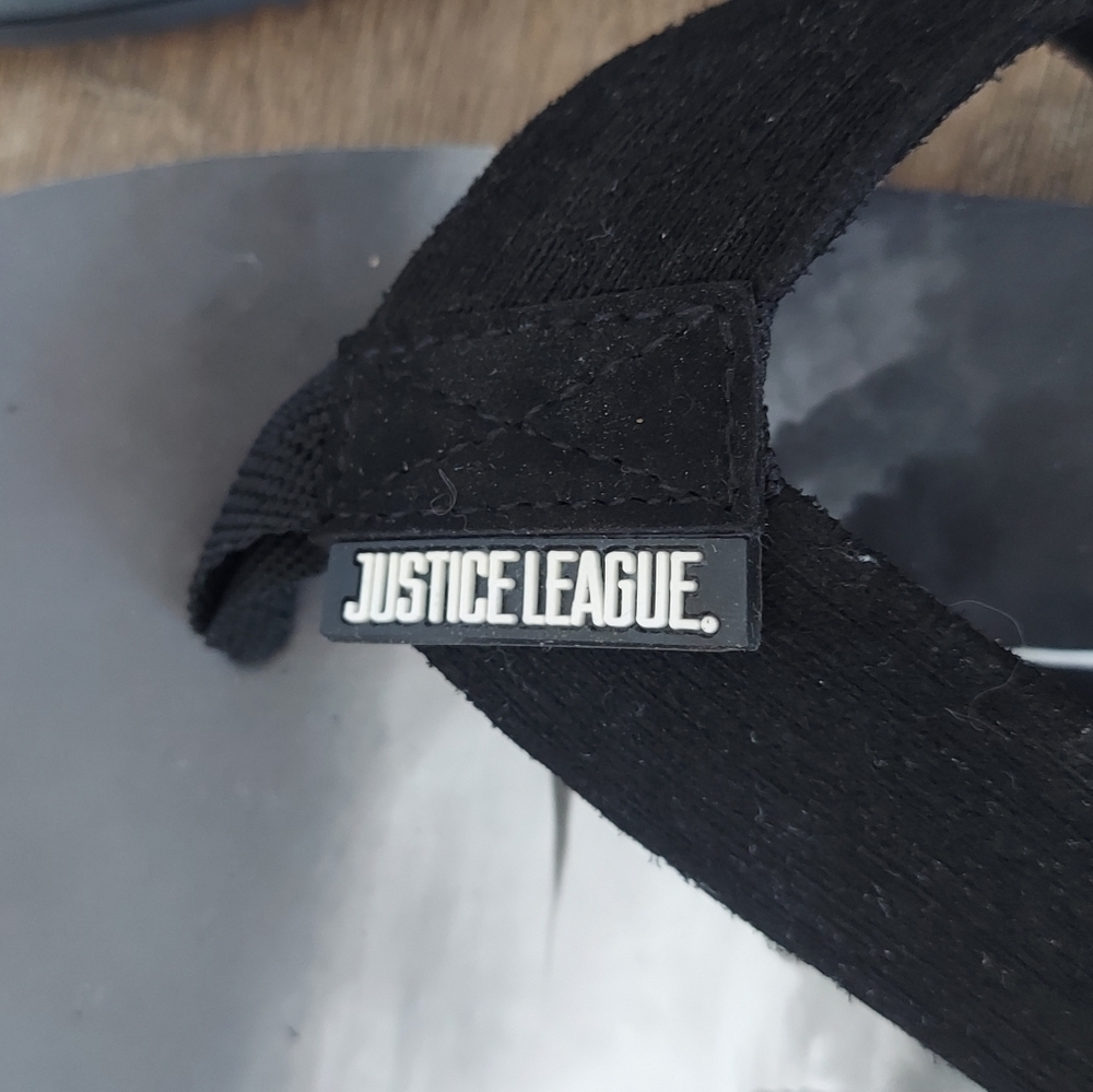 Justice League Flip Flops - Picture 3 of 8